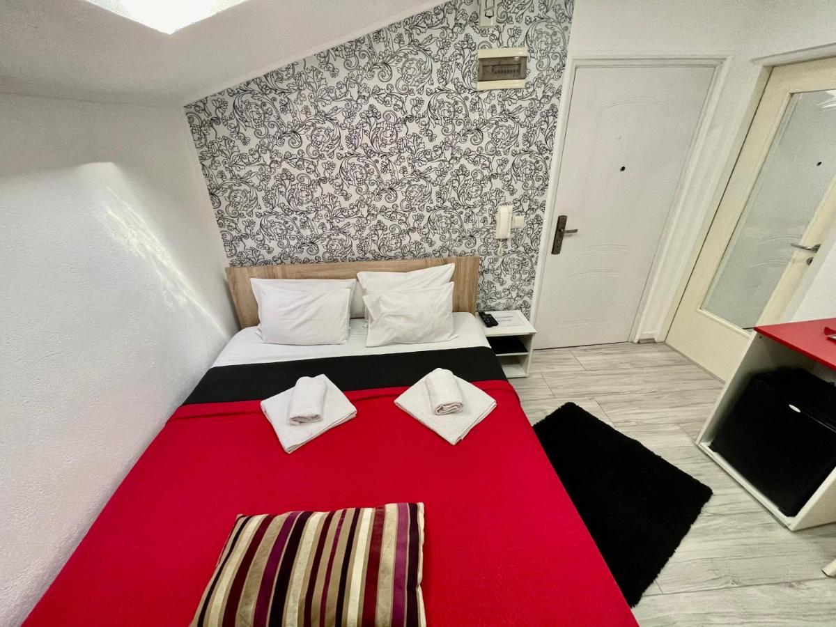 Apartmani Aleksandra U Centru Grada Kragujevac Buitenkant foto