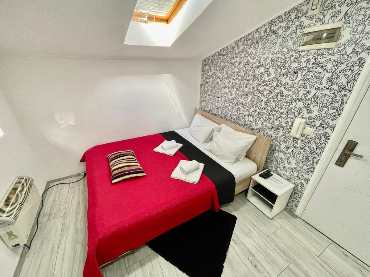 Apartmani Aleksandra U Centru Grada Kragujevac Buitenkant foto