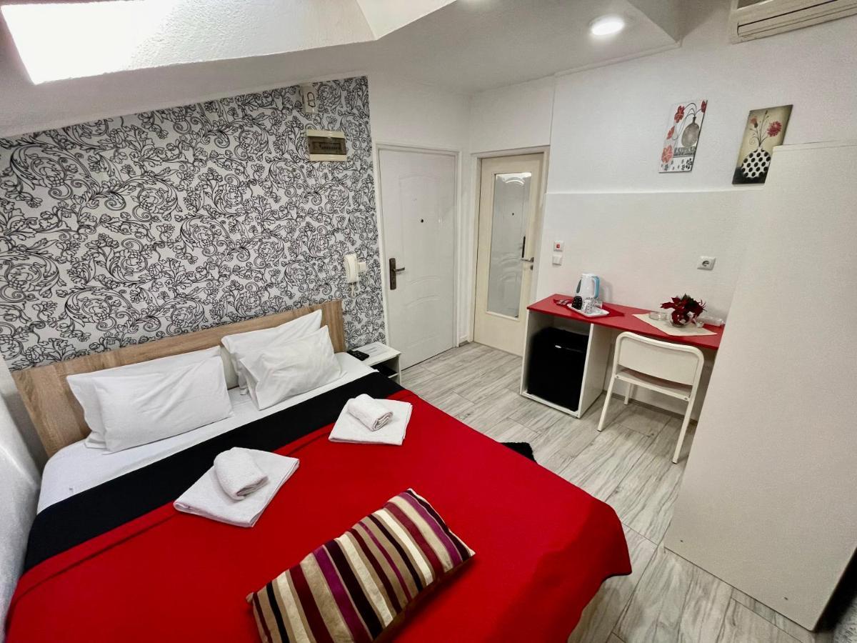 Apartmani Aleksandra U Centru Grada Kragujevac Buitenkant foto