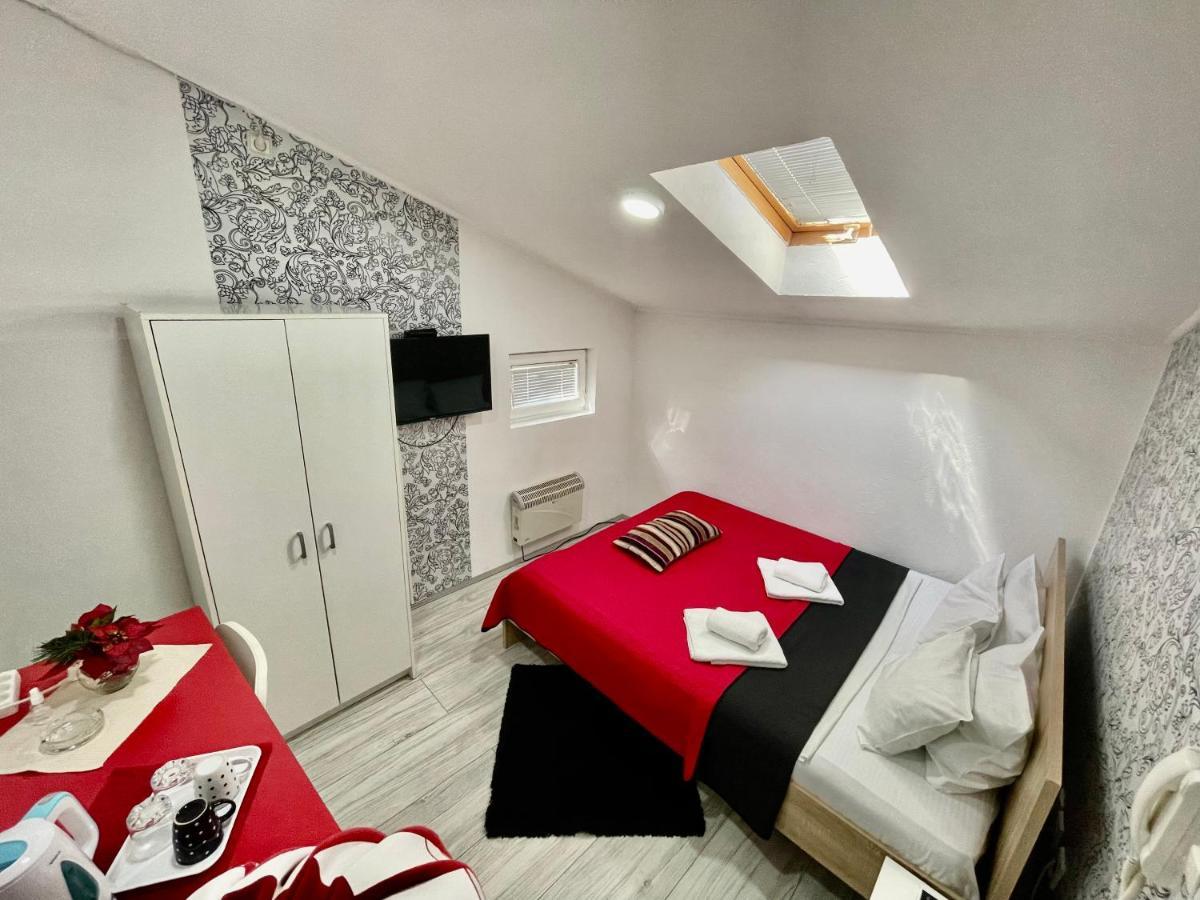 Apartmani Aleksandra U Centru Grada Kragujevac Buitenkant foto