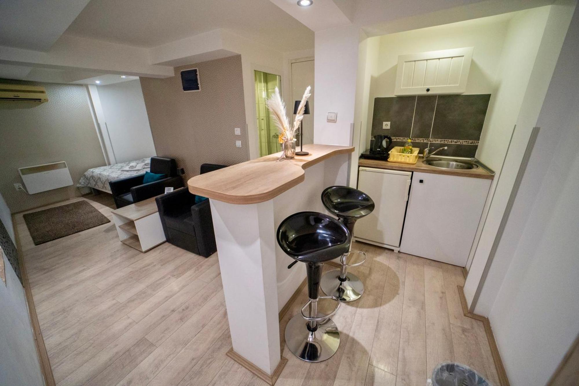 Apartmani Aleksandra U Centru Grada Kragujevac Buitenkant foto