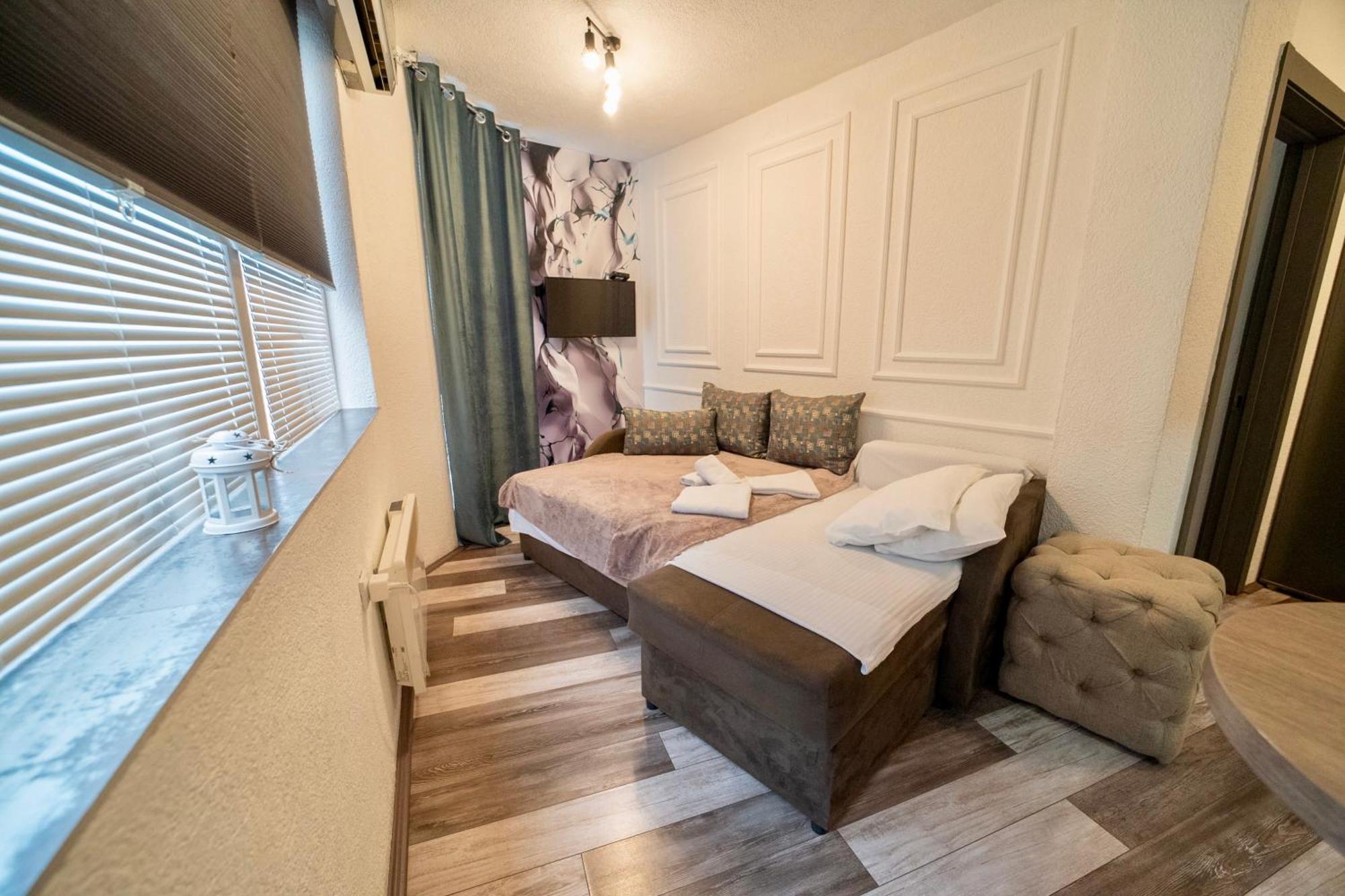 Apartmani Aleksandra U Centru Grada Kragujevac Buitenkant foto