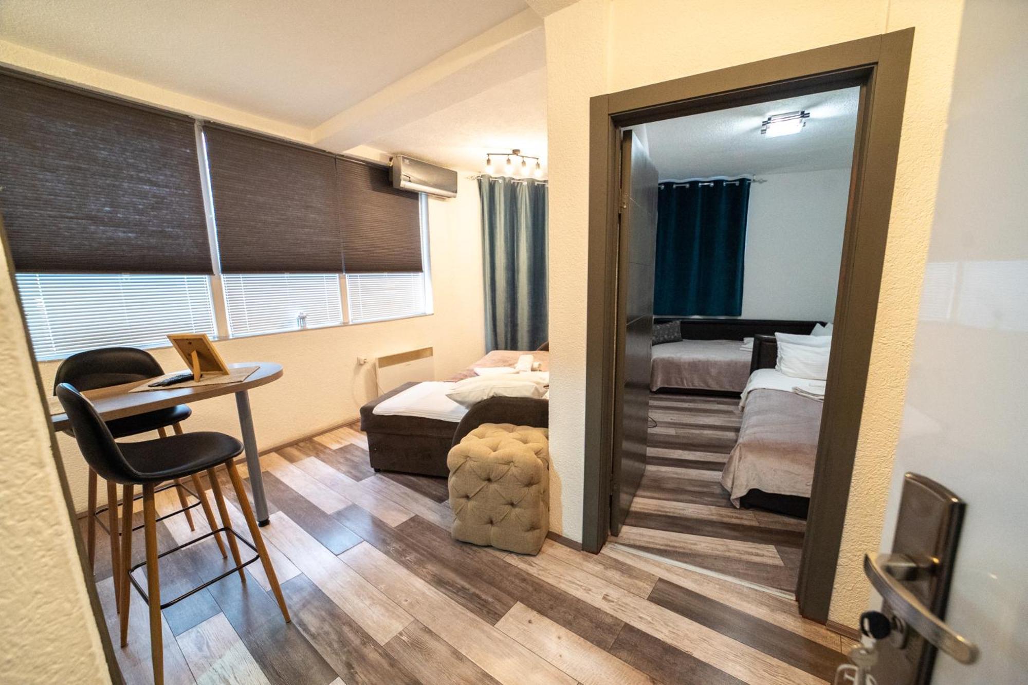 Apartmani Aleksandra U Centru Grada Kragujevac Buitenkant foto