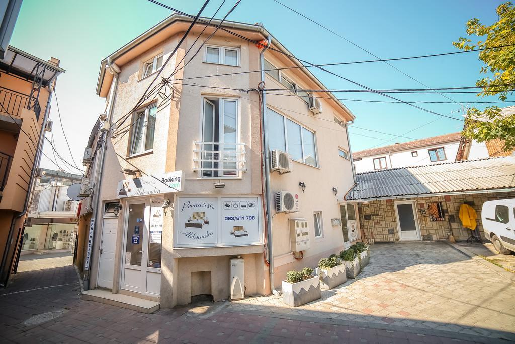 Apartmani Aleksandra U Centru Grada Kragujevac Buitenkant foto
