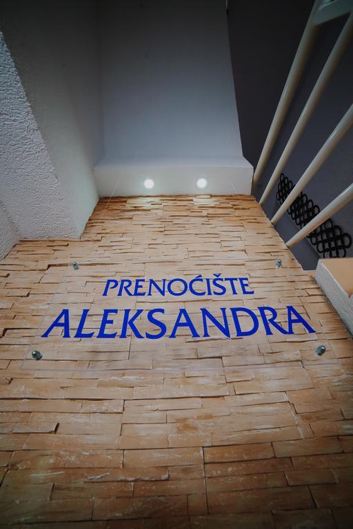Apartmani Aleksandra U Centru Grada Kragujevac Buitenkant foto