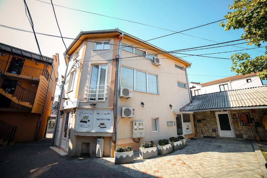 Apartmani Aleksandra U Centru Grada Kragujevac Buitenkant foto